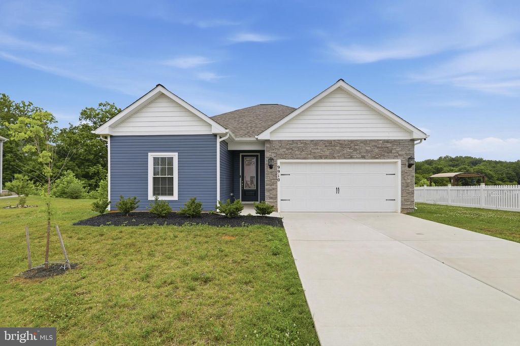 9910 ROULETTE DR, Hagerstown, MD 21740