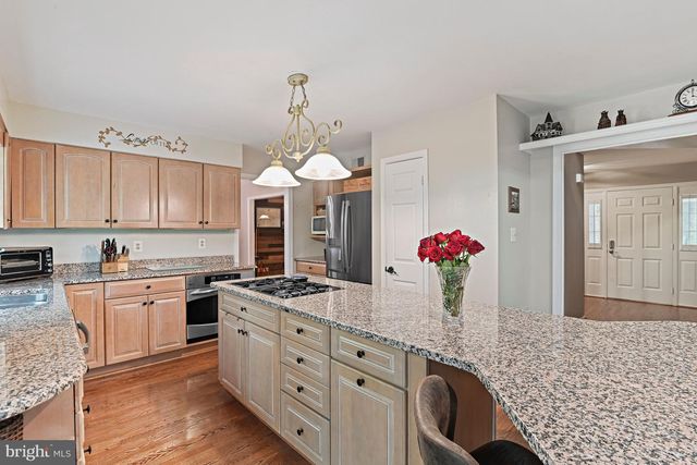 9830 FAUST DR, Vienna, VA 22182