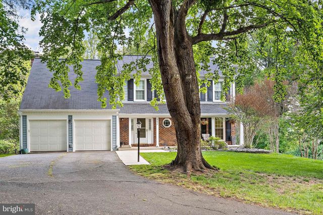 9830 FAUST DR, Vienna, VA 22182