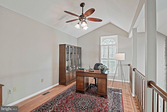 9830 FAUST DR, Vienna, VA 22182
