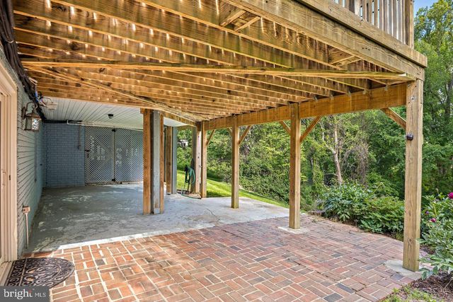 9830 FAUST DR, Vienna, VA 22182
