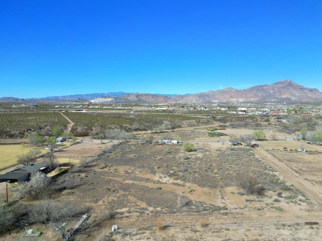 Image 5 of property listing at 1208 Cuba Road, Socorro, NM 87801
