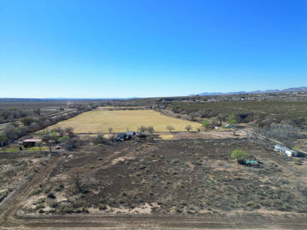 Image 6 of property listing at 1208 Cuba Road, Socorro, NM 87801