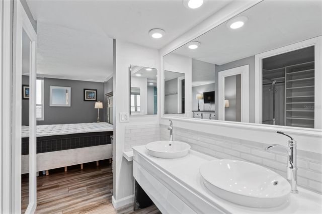 2617 COVE CAY DRIVE 711, Clearwater, FL 33760