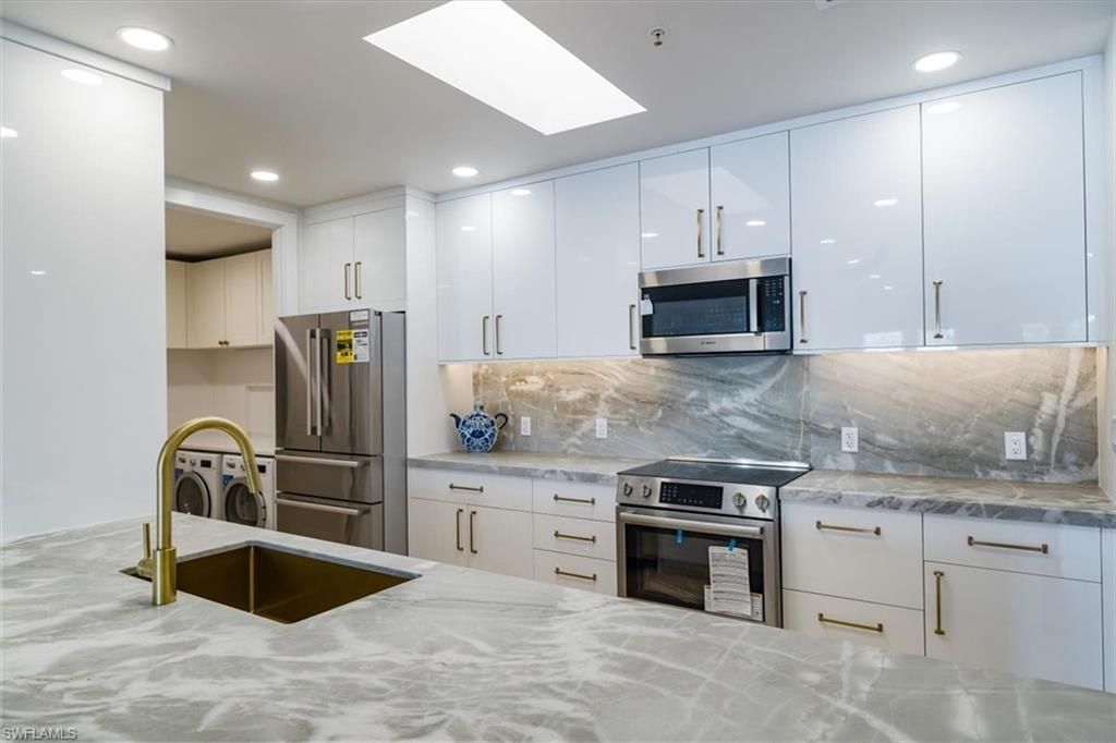 780 5th AVE S 305, NAPLES, FL 34102 — photo 2