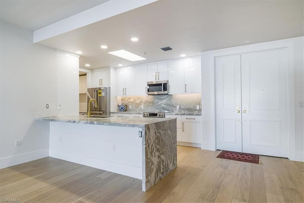 780 5th AVE S 305, NAPLES, FL 34102 — photo 4