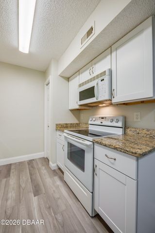 1600 Big Tree Rd Unit H3, South Daytona, FL 32119