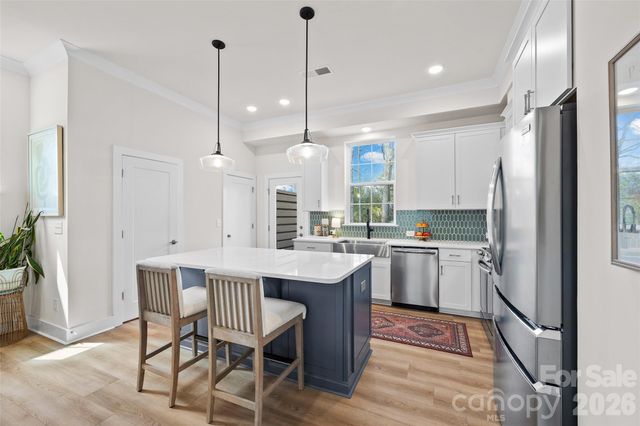 3225 Zenith Lane, Charlotte, NC 28205