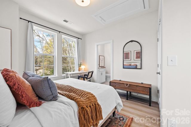 3225 Zenith Lane, Charlotte, NC 28205