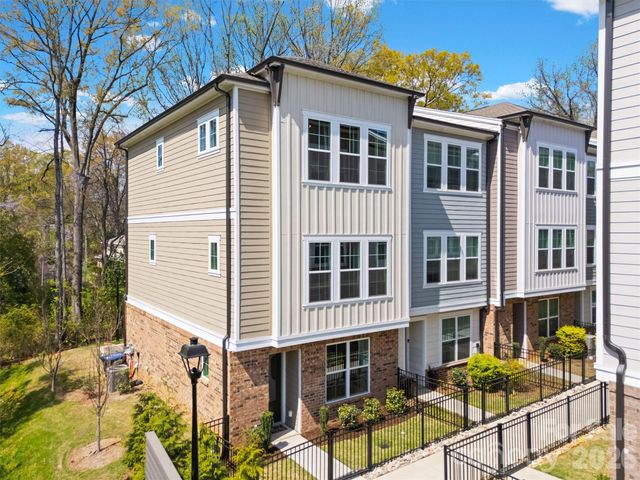 3225 Zenith Lane, Charlotte, NC 28205