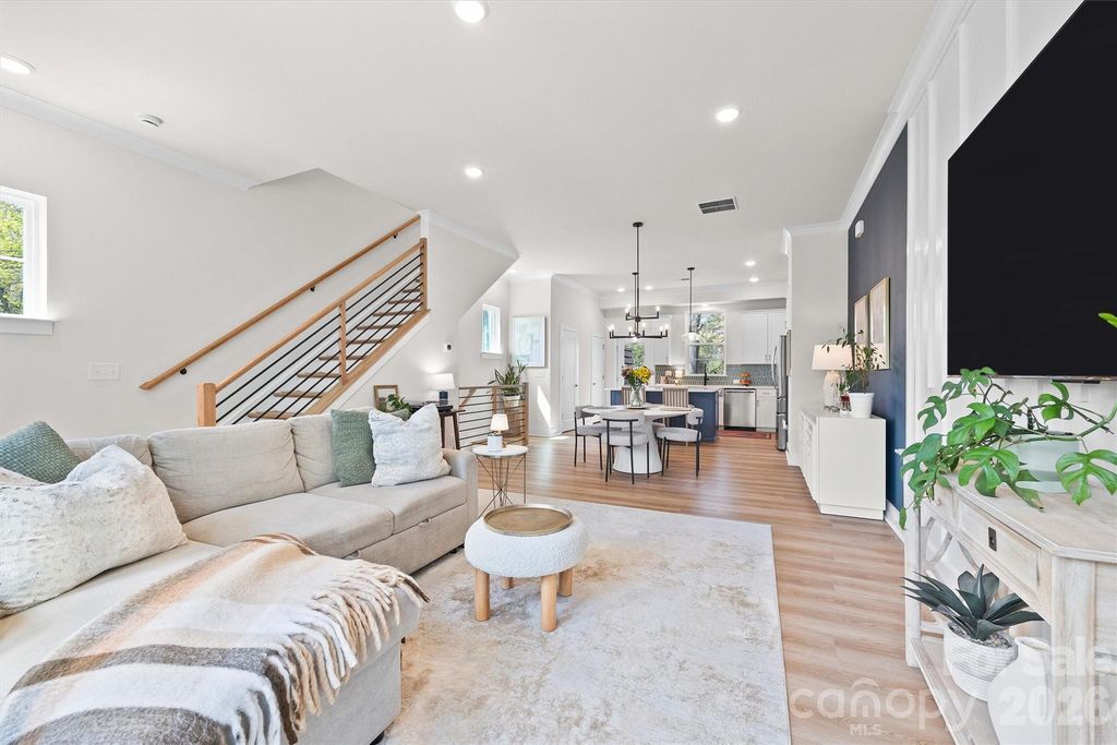 3225 Zenith Lane, Charlotte, NC 28205