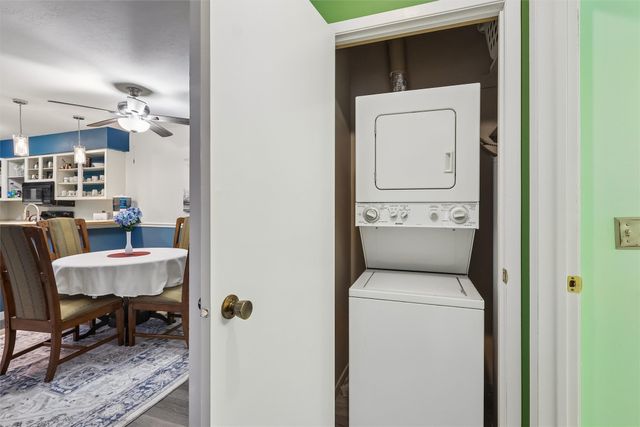 4829 86th Street 19, Urbandale, IA 50322