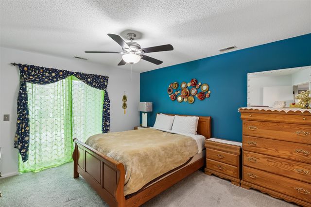 4829 86th Street 19, Urbandale, IA 50322