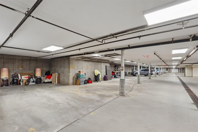 4829 86th Street 19, Urbandale, IA 50322