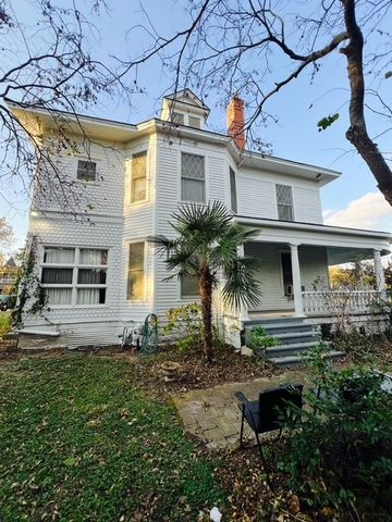 209 N Preston Street, Ennis, TX 75119