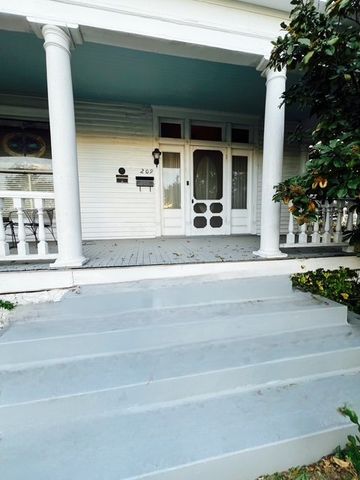 209 N Preston Street, Ennis, TX 75119