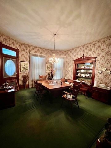 209 N Preston Street, Ennis, TX 75119