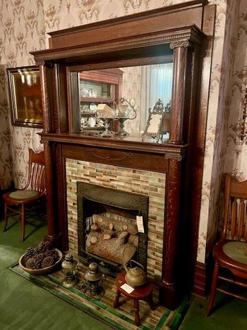 209 N Preston Street, Ennis, TX 75119