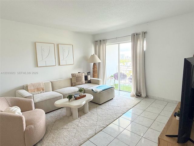 400 Kings Point Dr 928, Sunny Isles Beach, FL 33160