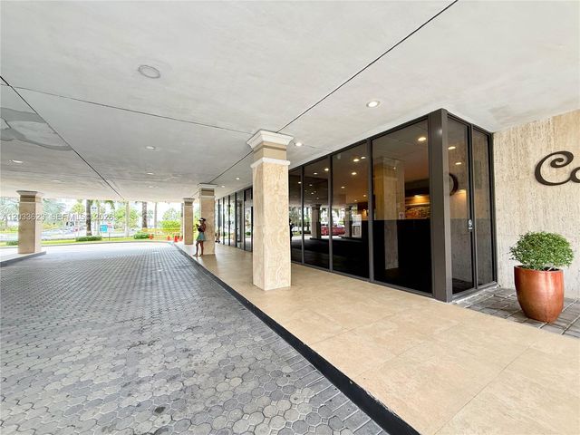 400 Kings Point Dr 928, Sunny Isles Beach, FL 33160