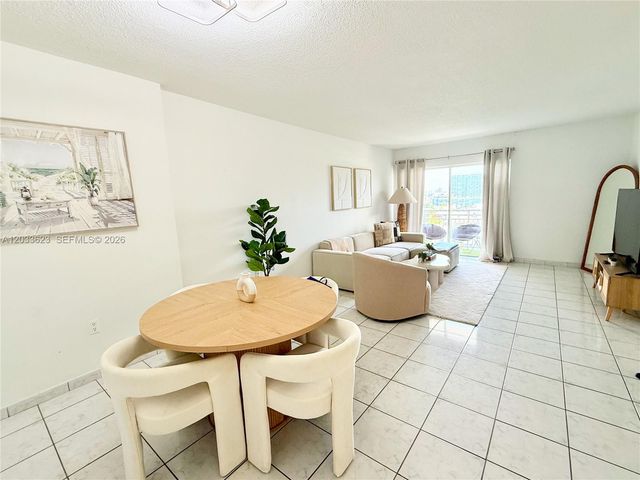 400 Kings Point Dr 928, Sunny Isles Beach, FL 33160