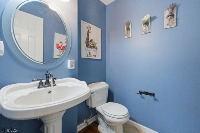 11 Hillside Dr, Clinton Town, NJ 08809