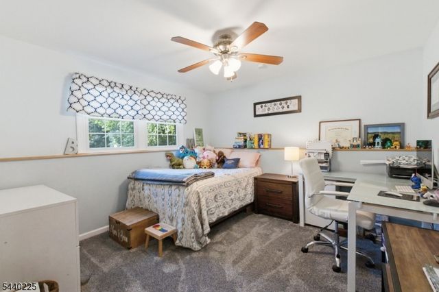 11 Hillside Dr, Clinton Town, NJ 08809
