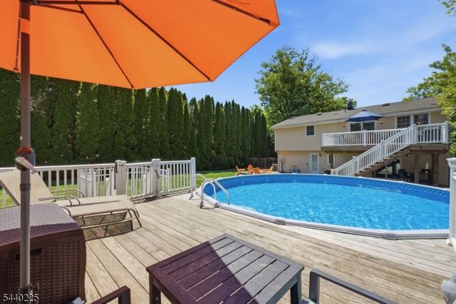 11 Hillside Dr, Clinton Town, NJ 08809