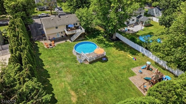 11 Hillside Dr, Clinton Town, NJ 08809