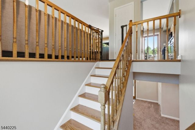 11 Hillside Dr, Clinton Town, NJ 08809