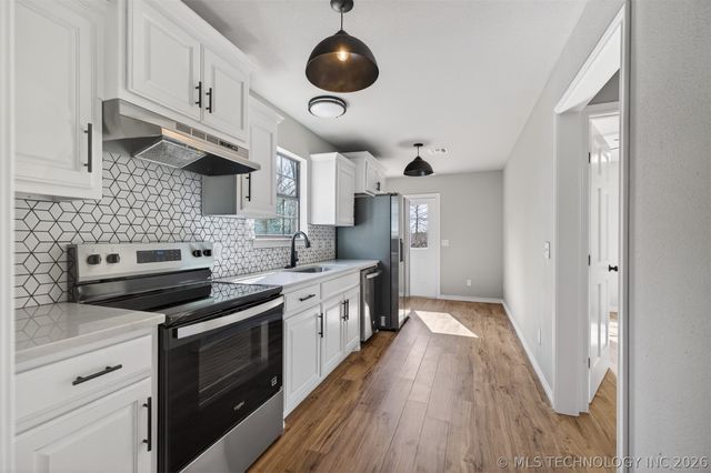 2102 W 58th Street, Tulsa, OK 74107