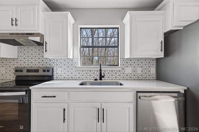 2102 W 58th Street, Tulsa, OK 74107