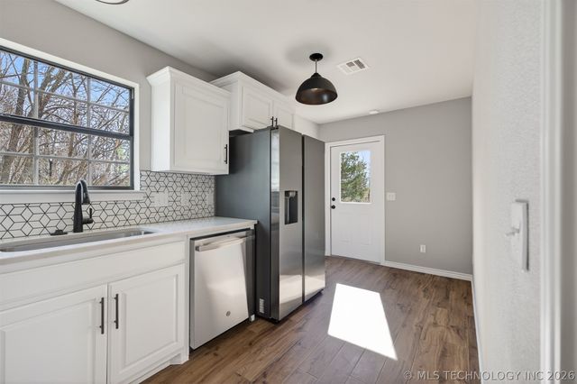 2102 W 58th Street, Tulsa, OK 74107