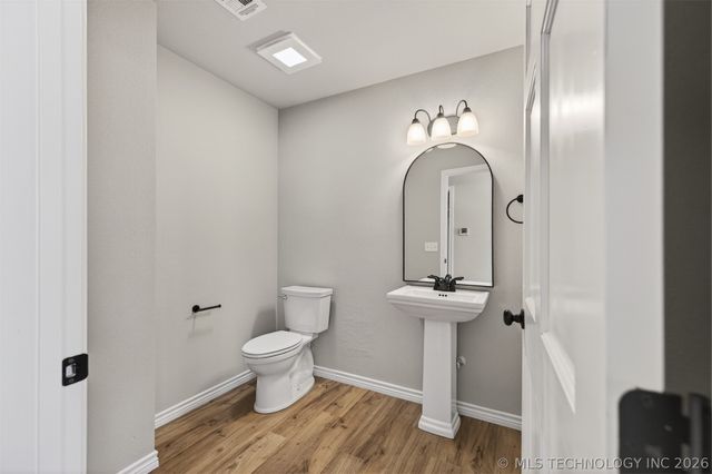 2102 W 58th Street, Tulsa, OK 74107