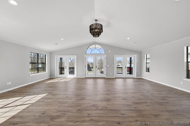 2102 W 58th Street, Tulsa, OK 74107