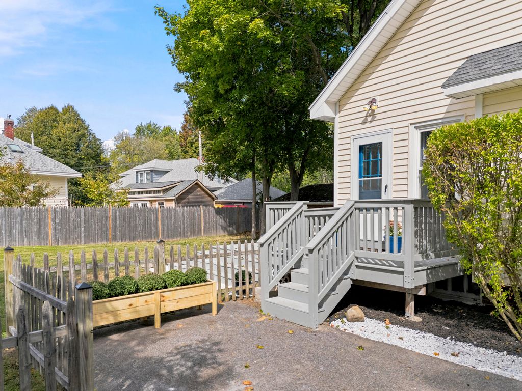 52 Dennett Street, Portland, ME 04102 — photo 5