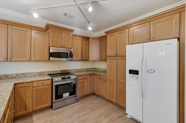 3520 Central Ave Apt 207, Memphis, TN 38111