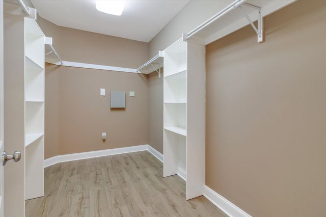 3520 Central Ave Apt 207, Memphis, TN 38111