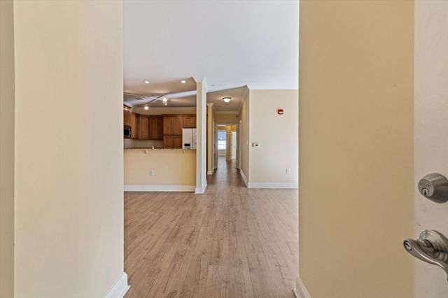 3520 Central Ave Apt 207, Memphis, TN 38111