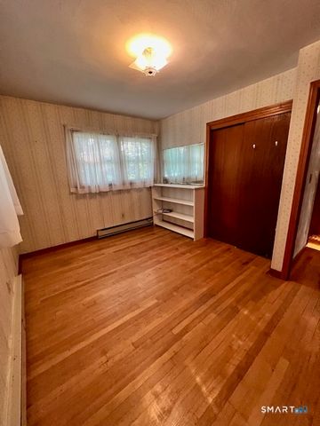 78 East Quasset Road, Woodstock, CT 06281