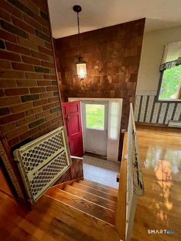 78 East Quasset Road, Woodstock, CT 06281