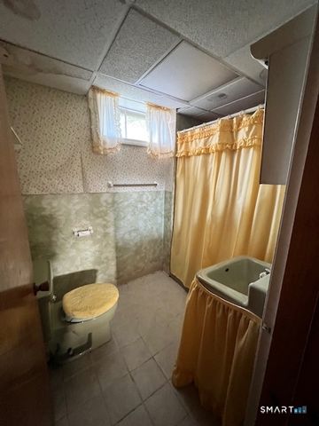 78 East Quasset Road, Woodstock, CT 06281