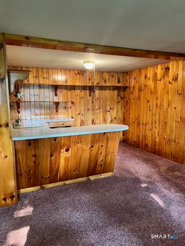 78 East Quasset Road, Woodstock, CT 06281