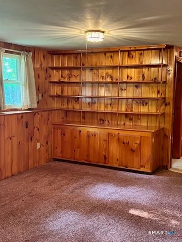 78 East Quasset Road, Woodstock, CT 06281