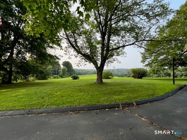 78 East Quasset Road, Woodstock, CT 06281