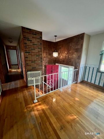 78 East Quasset Road, Woodstock, CT 06281