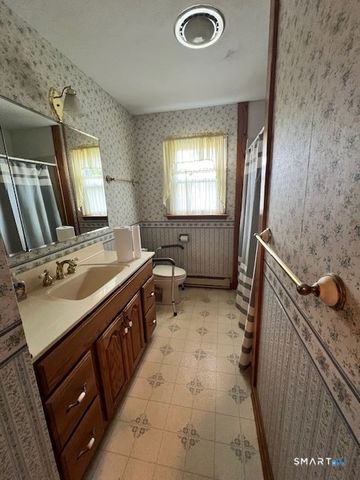 78 East Quasset Road, Woodstock, CT 06281