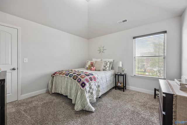 7103 Kingsbridge Lane SE, Owens Cross Roads, AL 35763