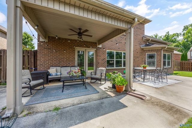 7103 Kingsbridge Lane SE, Owens Cross Roads, AL 35763