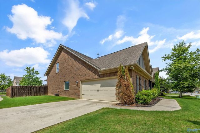 7103 Kingsbridge Lane SE, Owens Cross Roads, AL 35763